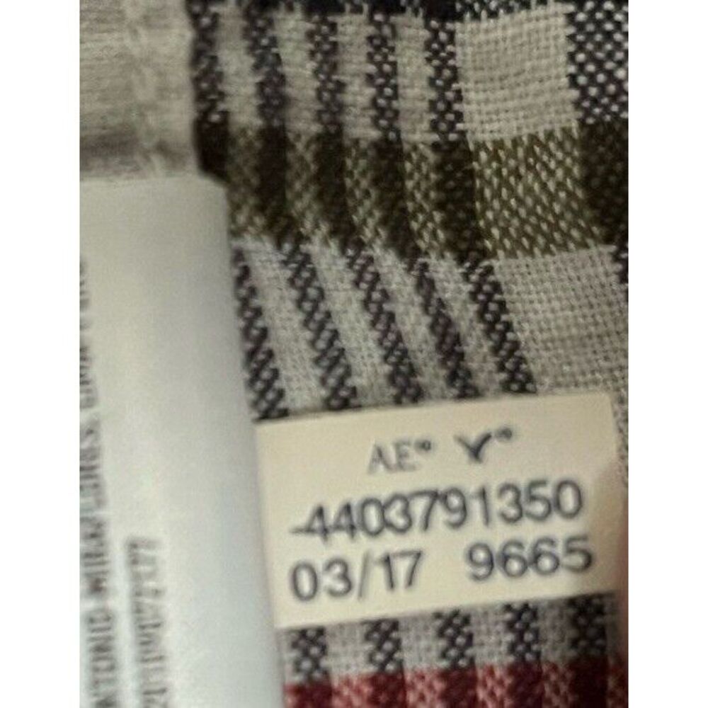 American Eagle Sz L Mens Seriously Soft Classic Fit Long Sleeve Blue Red Plaid - Picture 8 of 9